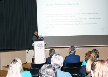 Dr. med. Hannes Gabriel berichtete über das Ambulante Operations-Zentrum am Kreiskrankenhaus.