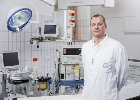 Porträt Dr. Hannes Gabriel
