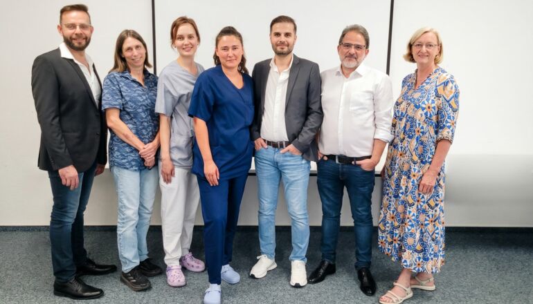 Chefarzt Dr. Mehmet Yiğit und einige ärztliche Kollegen der Gynäkologie und Geburtshilfe