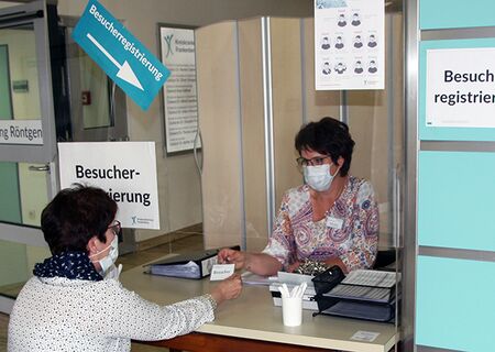 Die Anmeldung für Besucher im Foyer